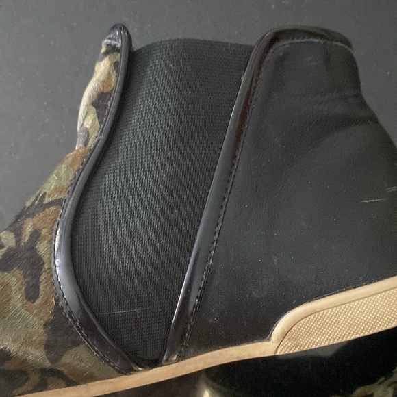 Butterfly twist, camo short boots, size 8 zippers are a little touchy, they work - Picture 7 of 8